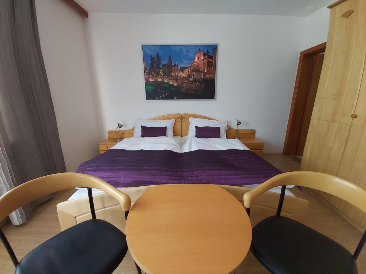 B&B Pension Karlsdorfer Hof سيبودن المظهر الخارجي الصورة